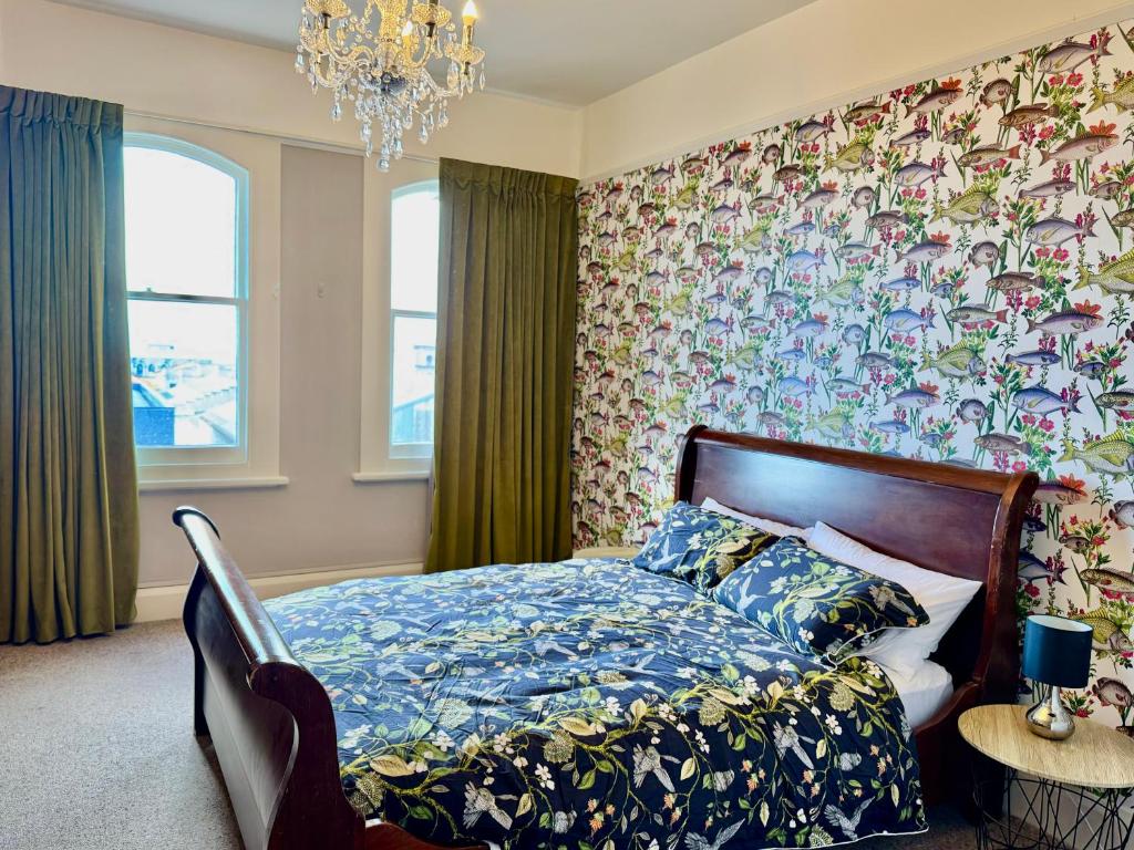 The Italian Warehousemen - Resim 5