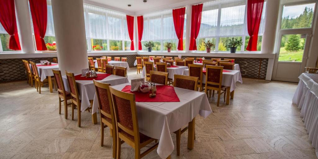 Restaurace v ubytování Hotel Magura
