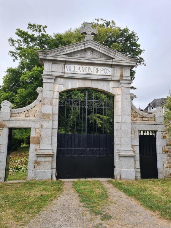 Zdjęcie z galerii obiektu Villa mon repos Annebecq w mieście Landelles-et-Coupigny