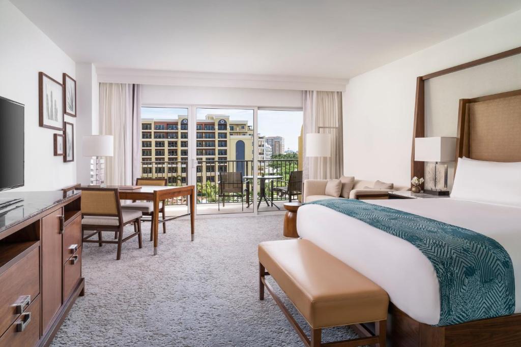 Cama ou camas em um quarto em The Ritz-Carlton, Aruba