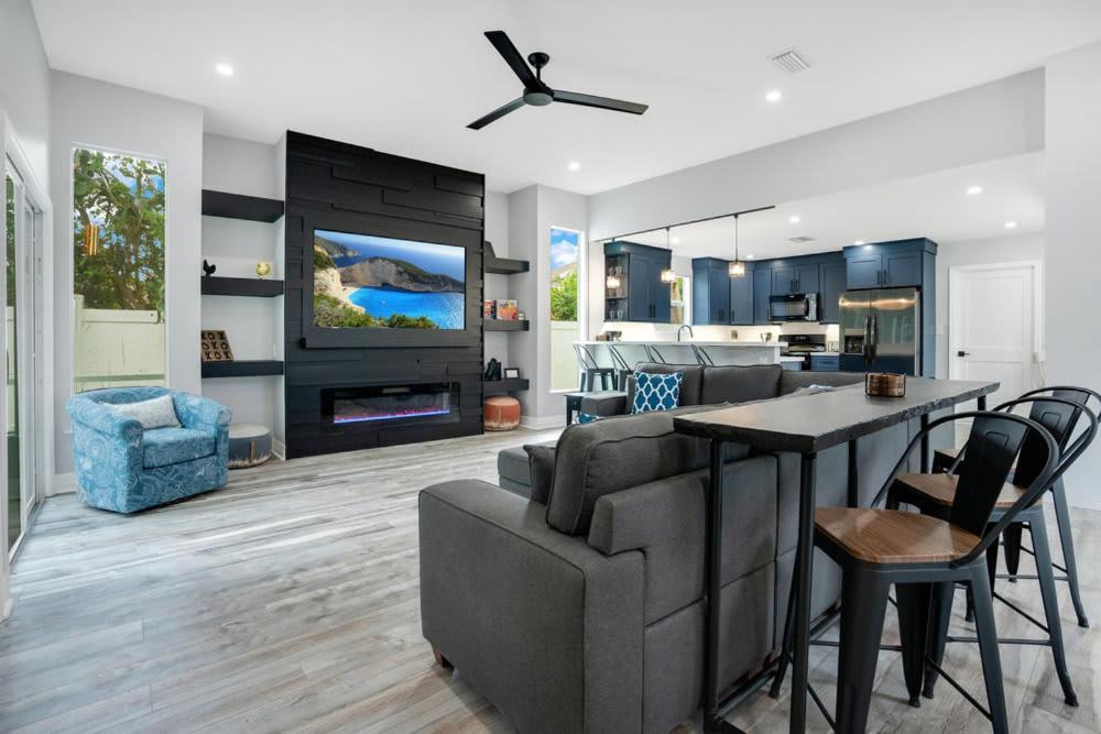 Et tv og/eller underholdning på Luxury Villa Near Disney I Fully Renovated