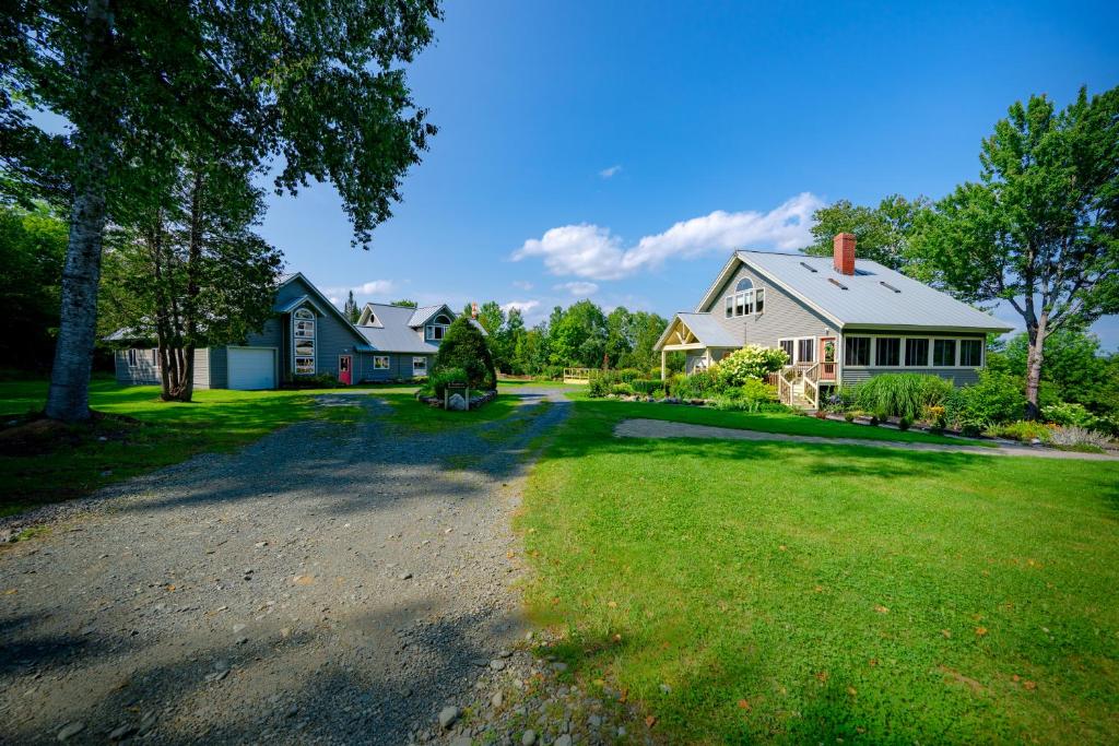 アボット・ヴィレッジにあるTwo Home Retreat Meant for Big Family Memoriesの大家