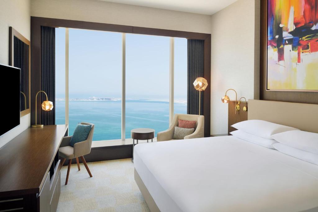 Postel nebo postele na pokoji v ubytování Delta Hotels by Marriott City Center Doha