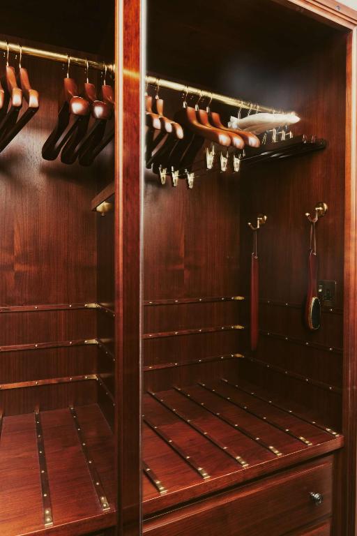 At Sloane - Resim 11