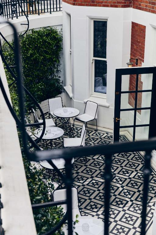 At Sloane - Resim 12