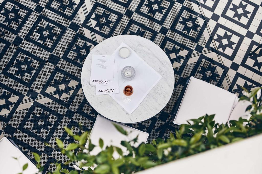 At Sloane - Resim 14