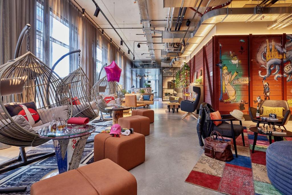 Moxy Cologne Muelheim - Resim 9