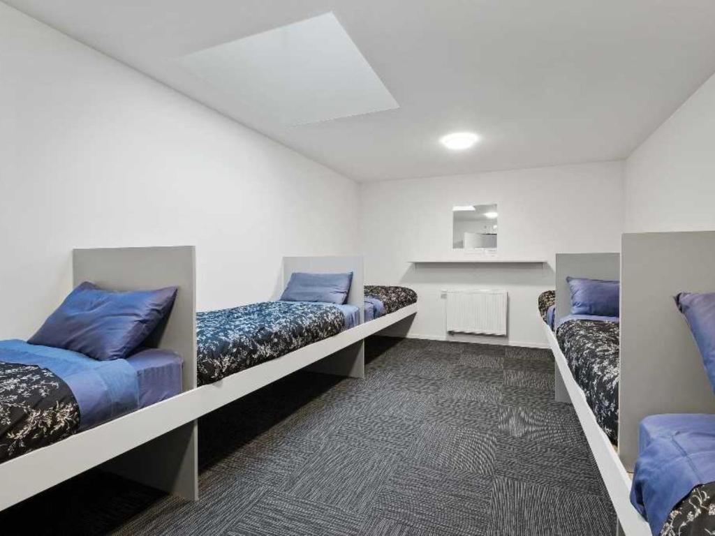 
Dormitory Room (6 Adults)
