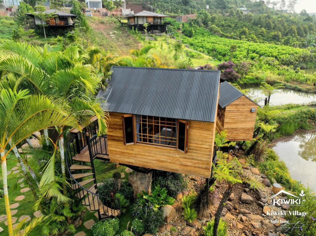 Bungalow on Tree