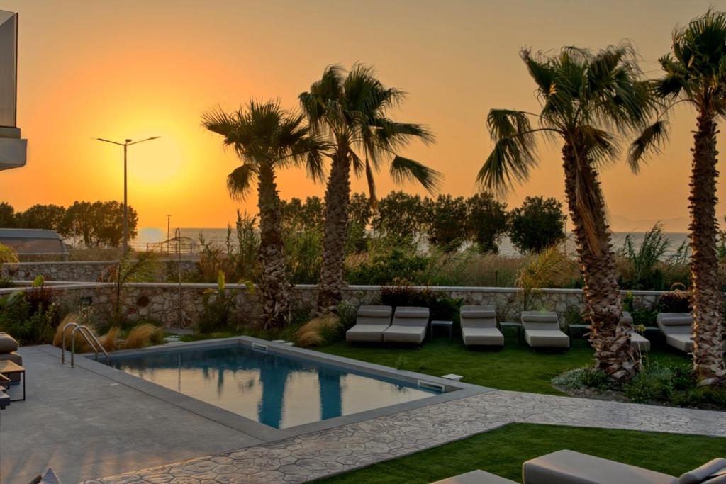 Basen w obiekcie Penélope Beachfront Villa lub w pobliżu