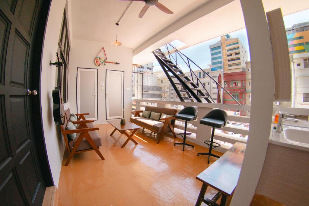 Fotografie z fotogalerie ubytování Concrete Jungle Cabin v destinaci Kota Kinabalu