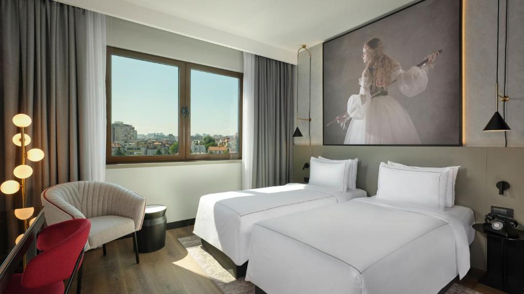 Radisson RED Belgrade - Resim 17