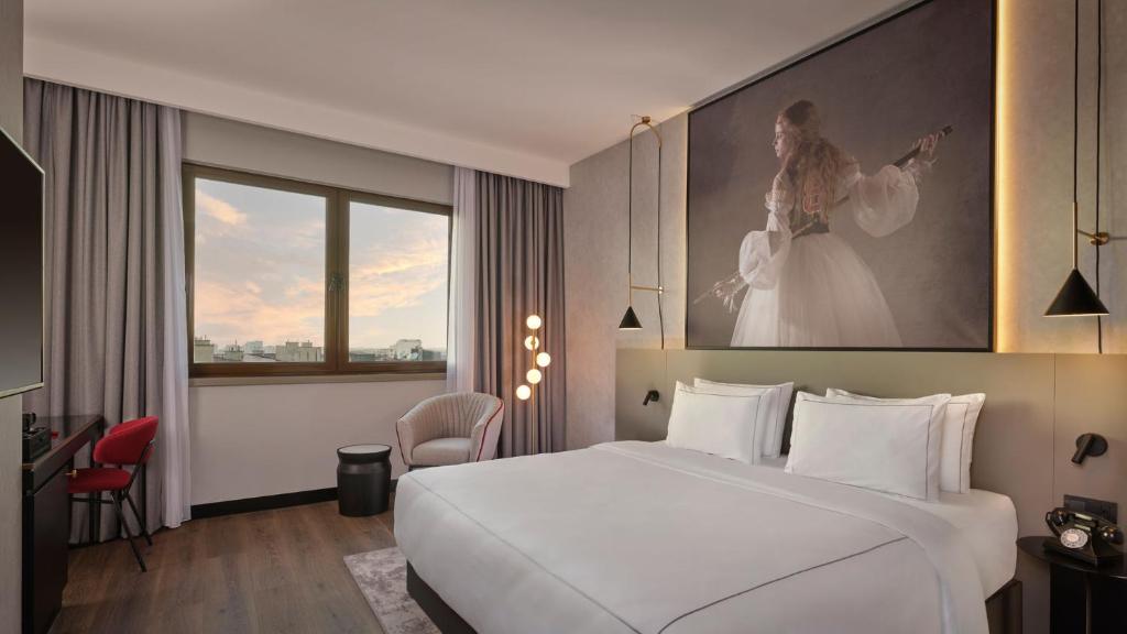 Radisson RED Belgrade - Resim 4