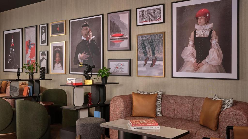 Radisson RED Belgrade - Resim 12