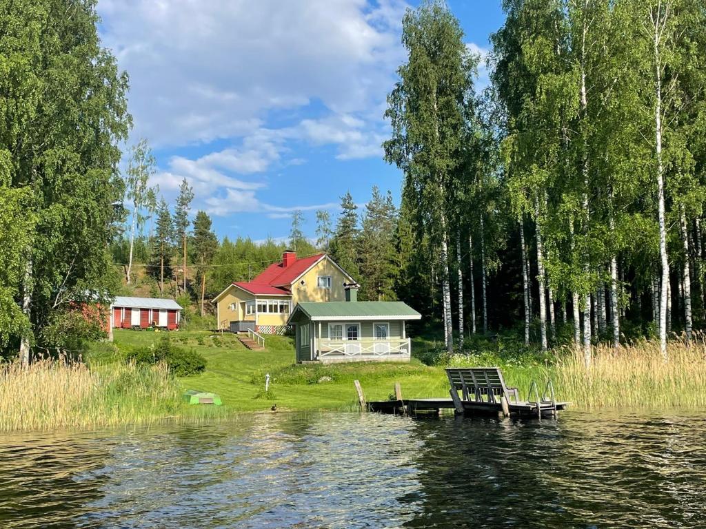 Jacuzzi Niemelä - Three-Bedroom Villa