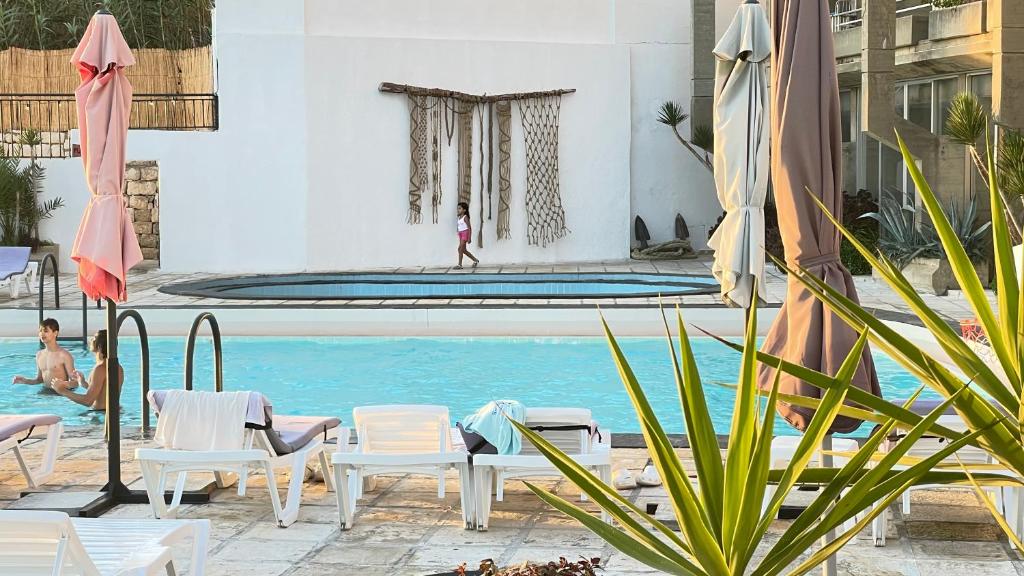 Bazén v ubytování St Paul Resort nebo v jeho okolí