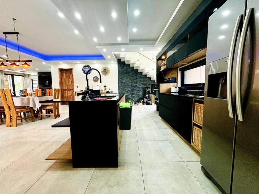 Kuchyň nebo kuchyňský kout v ubytování Sublima Villa, Luxe et élégance