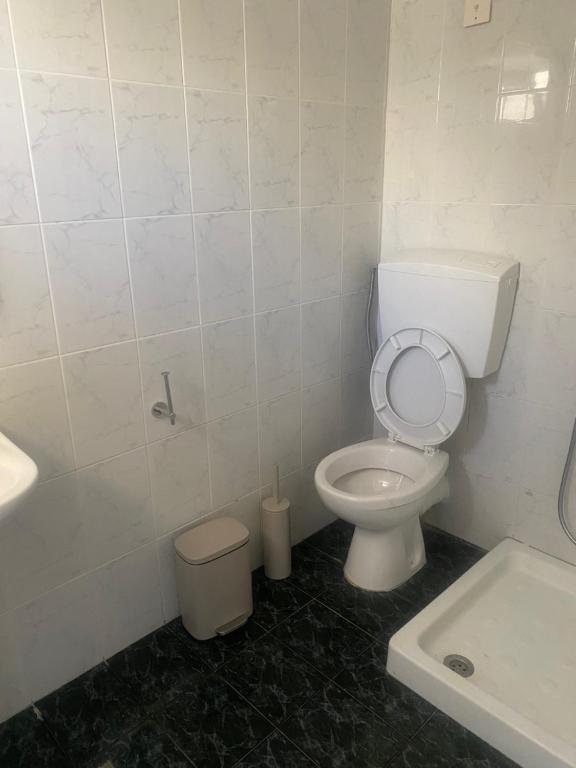 A bathroom at Sindonia beach Apartment's