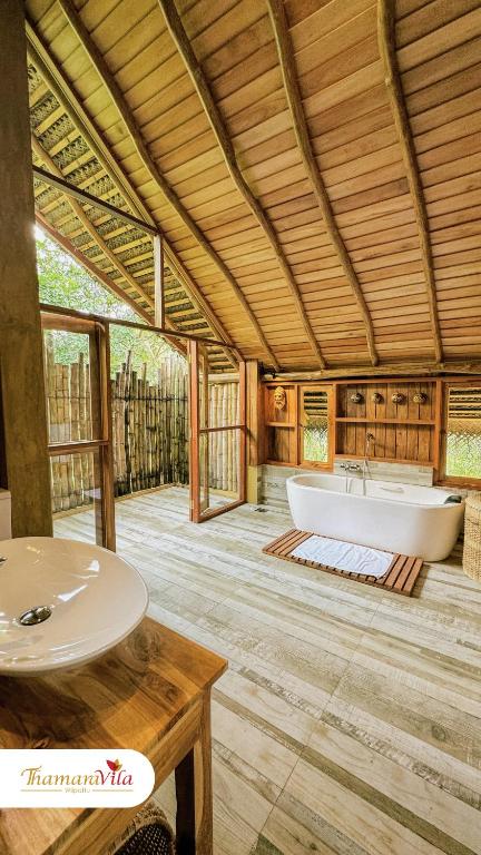 Balkón nebo terasa v ubytování Glamping Wilpattu by Thamaravila