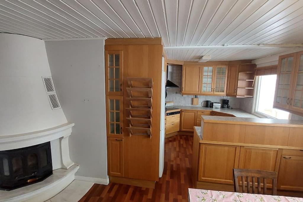Kuchyň nebo kuchyňský kout v ubytování Spacious three room apartment with a large kitchen and bathroom
