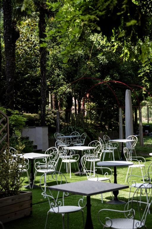Ogród w obiekcie La Portineria Luxury B&B