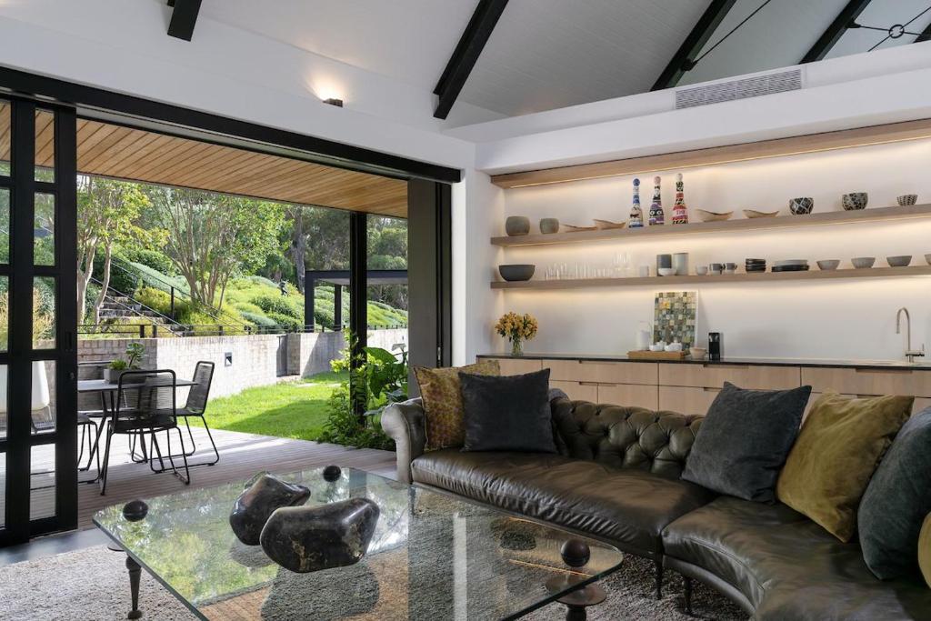 Future Found Sanctuary in Hout Bay by NEWMARK - 山景宫