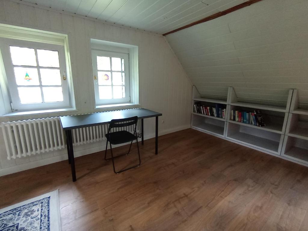 Knihovna v apartmánu