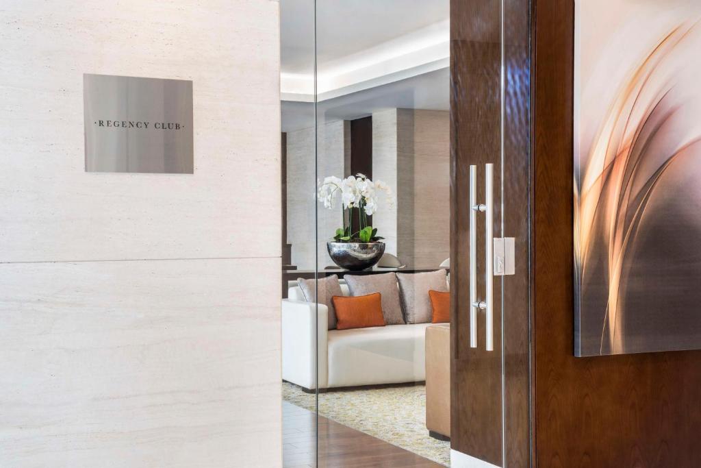 Predel za sedenje v nastanitvi Hyatt Regency Oryx Doha