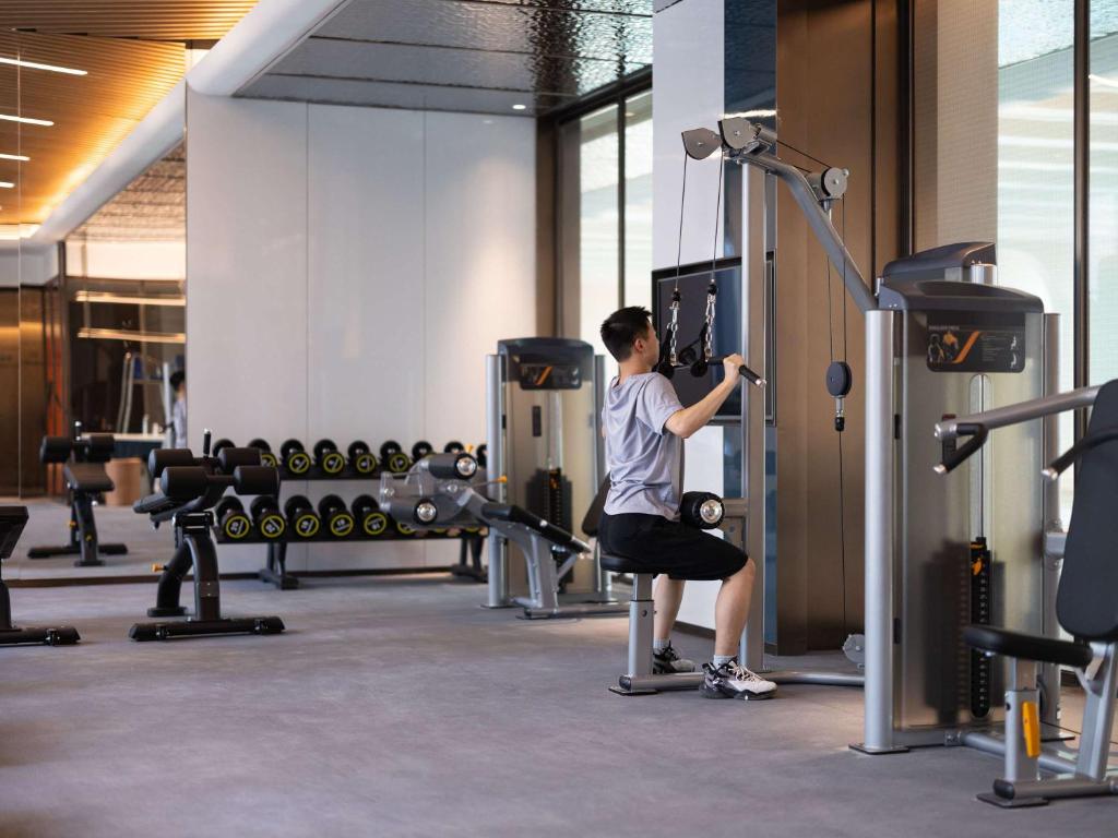 Fitness centrum a/nebo fitness zařízení v ubytování Grand Mercure Yichang Waitan