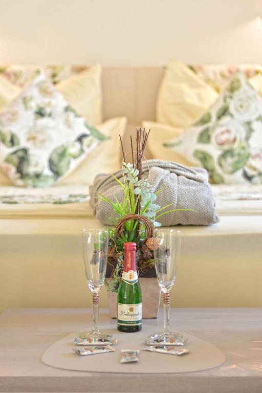 Romantic Greenhouse - Housity