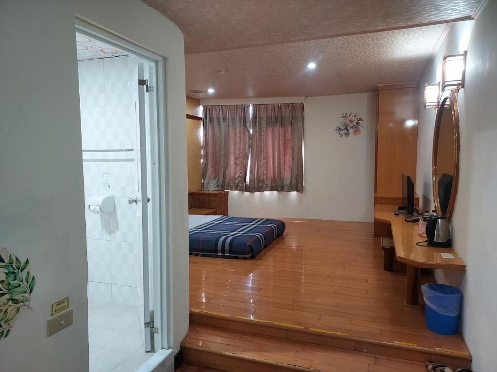 Fu Men Hotel - Large Double Room