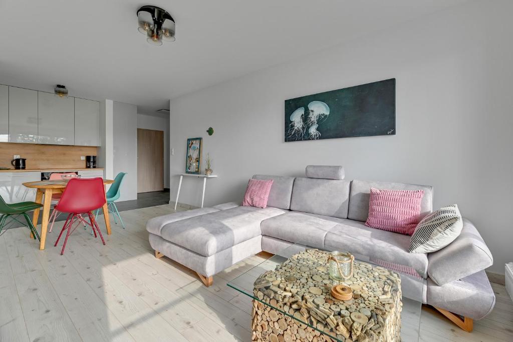 Kuchyňa alebo kuchynka v ubytovaní Przystań Letnica by Comfort Apartments