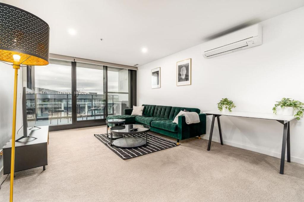 Khu vực ghế ngồi tại Ideal 2BR Apt in the Heart of Braddon - Hosted by Canstay