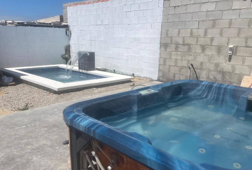 Zdjęcie z galerii obiektu Apartamento relax con piscina y jacussy spa w mieście Chiclana de la Frontera