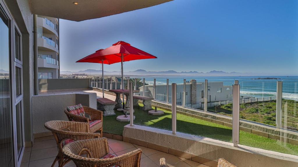 Trio Towers Beach View Apartment - Image 17