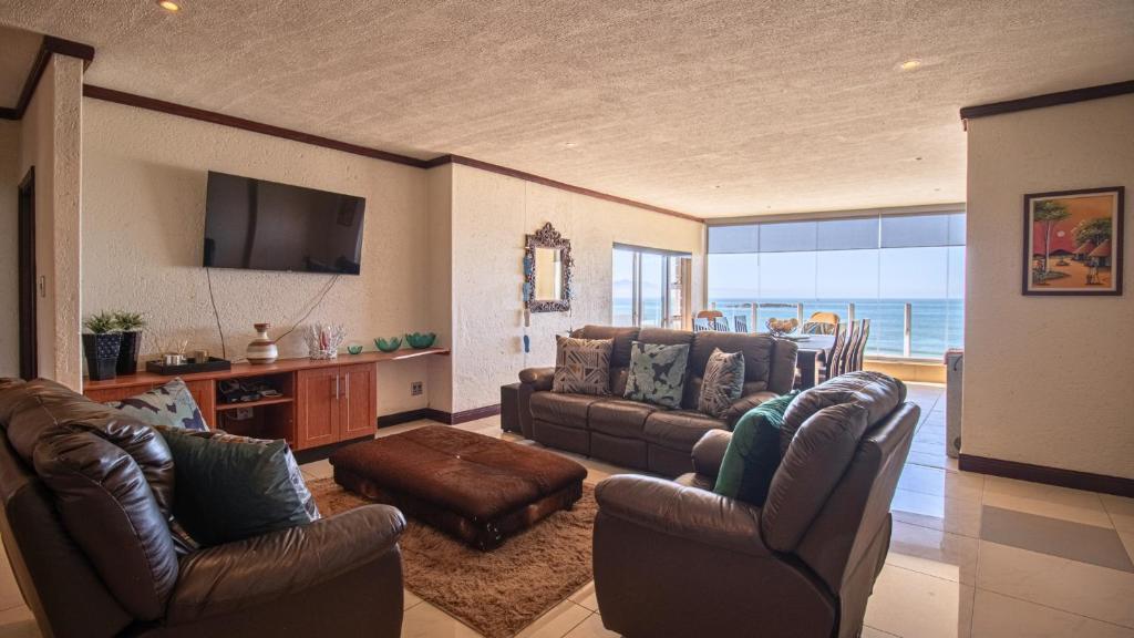 Trio Towers Beach View Apartment - Image 7