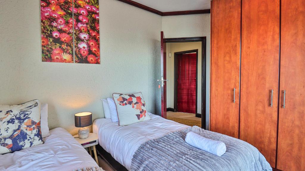 Trio Towers Beach View Apartment - Image 21