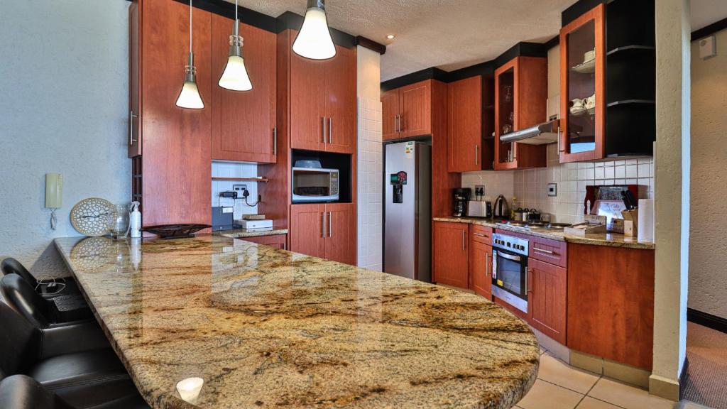 Trio Towers Beach View Apartment - Image 26