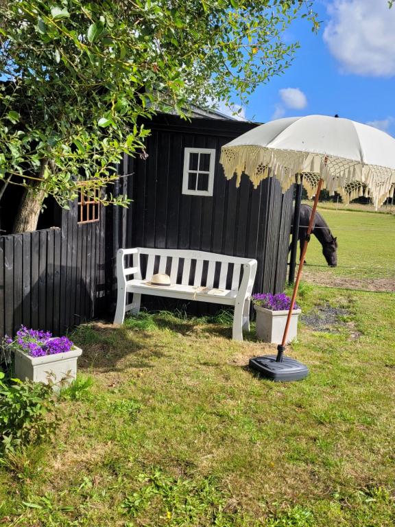 Zahrada ubytování Helgas stuga i Jonstorp