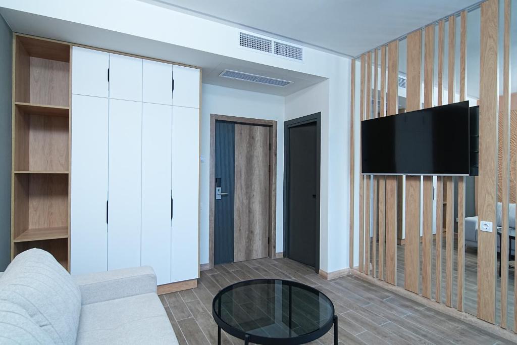 Dili Town Resort and Spa - Deluxe Suite With Spa Bath