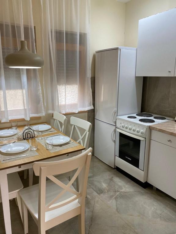 Kuchyň nebo kuchyňský kout v ubytování Apartmani Jelica FREE PARKING
