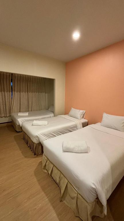 
Deluxe Triple Room
