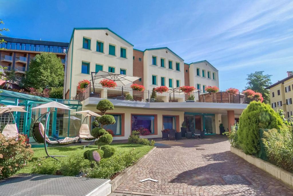 Budova, kde se hotel nachází