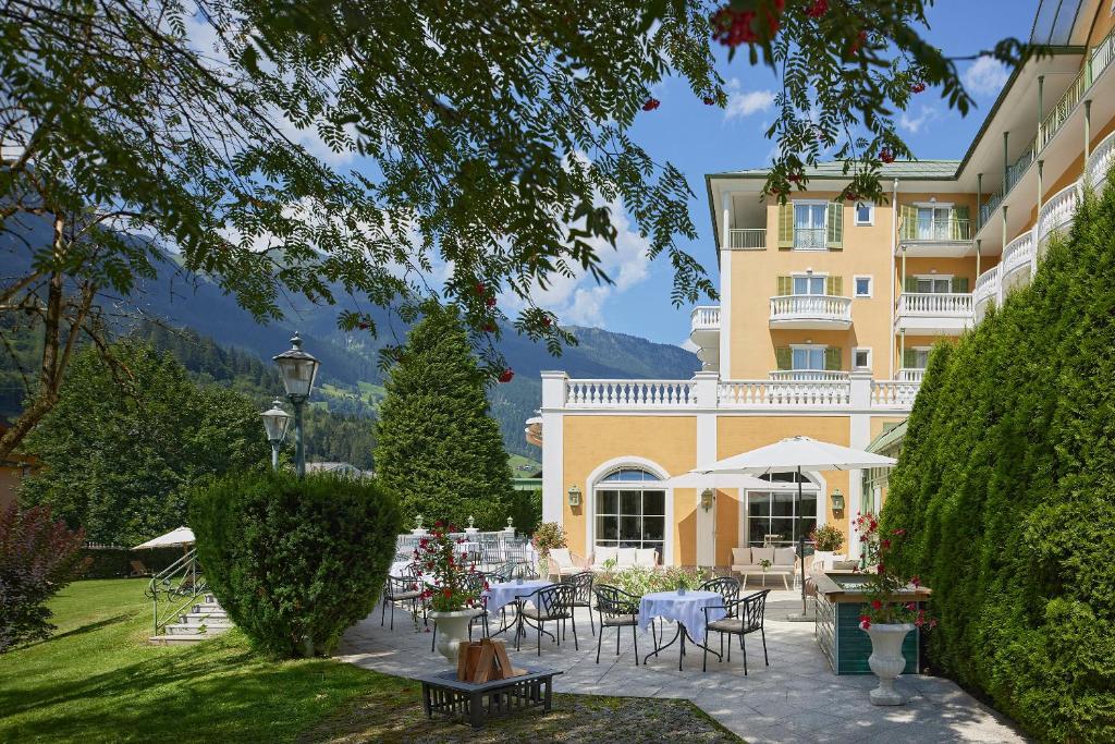 Nespecifikovaný výhled na hory nebo výhled na hory při pohledu z hotelu