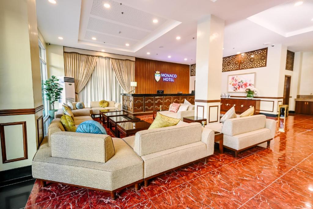 Posezení v ubytování Monaco Hotel