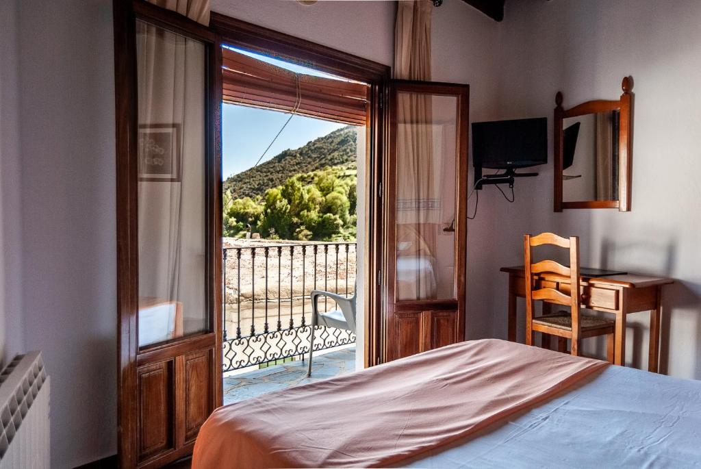 Nespecifikovaný výhled na hory nebo výhled na hory při pohledu z hotelu