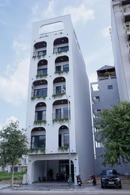 Tòa nhà nơi khách sạn tọa lạc