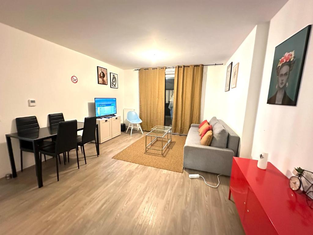 Fotografia z galérie ubytovania T3 65 m2 avec parking 15 mns Paris by immo kit bnb v destinácii Gagny