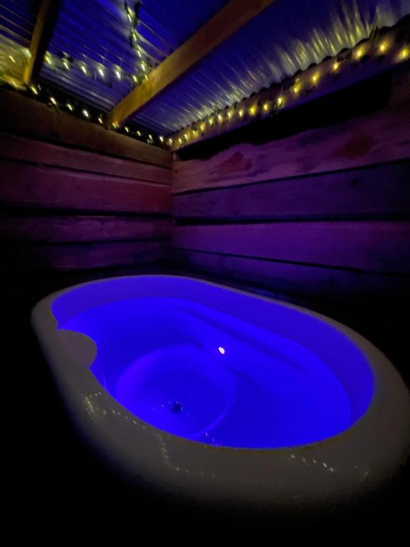 Fotografie z fotogalerie ubytování Sparrow Cabin Hot Tub v destinaci Barham