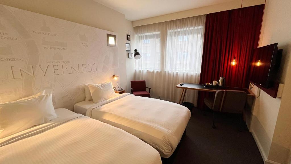 Postel nebo postele na pokoji v ubytování B&B HOTEL Inverness